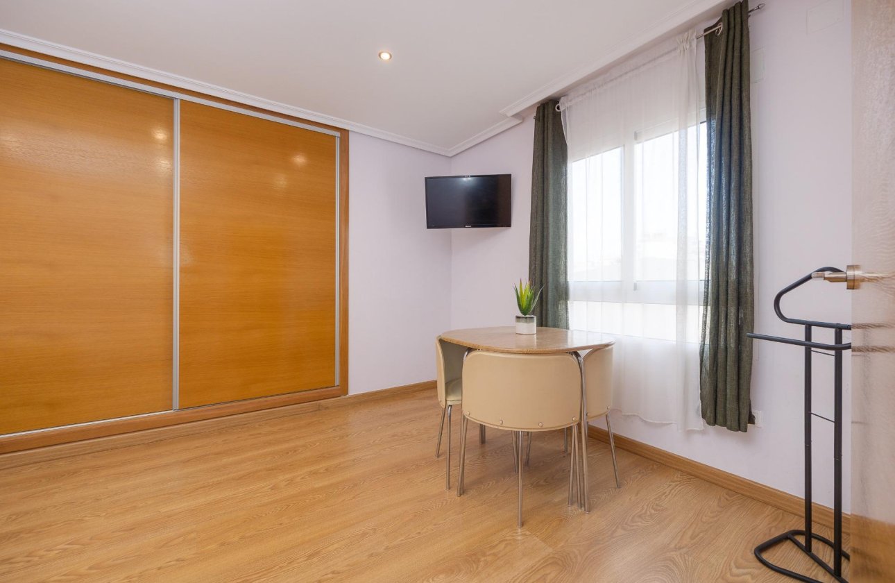 Herverkoop - Appartement -
Torrevieja - Centro