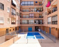 Herverkoop - Appartement -
Torrevieja - Centro
