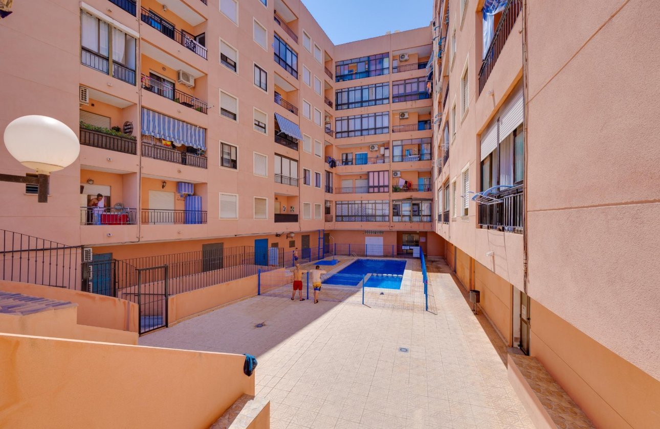 Herverkoop - Appartement -
Torrevieja - Centro