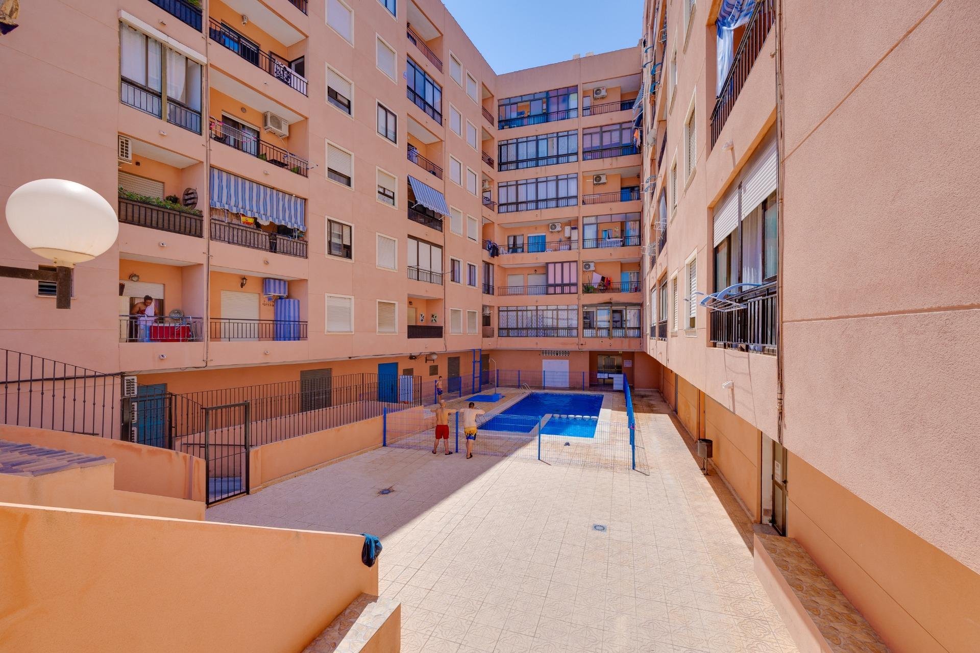 Herverkoop - Appartement -
Torrevieja - Centro