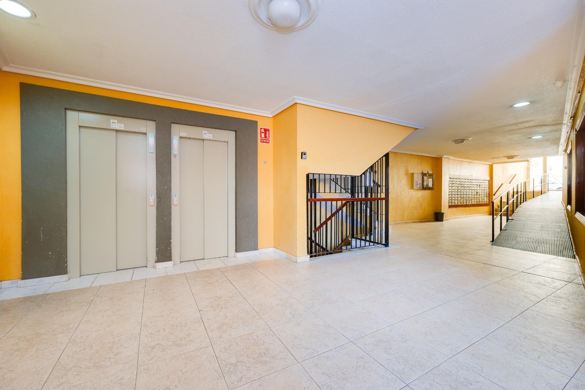 Herverkoop - Appartement -
Torrevieja - Centro