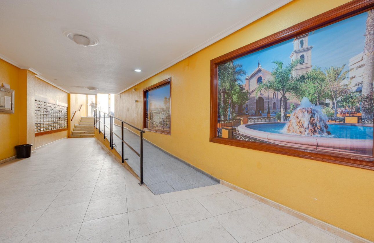 Herverkoop - Appartement -
Torrevieja - Centro