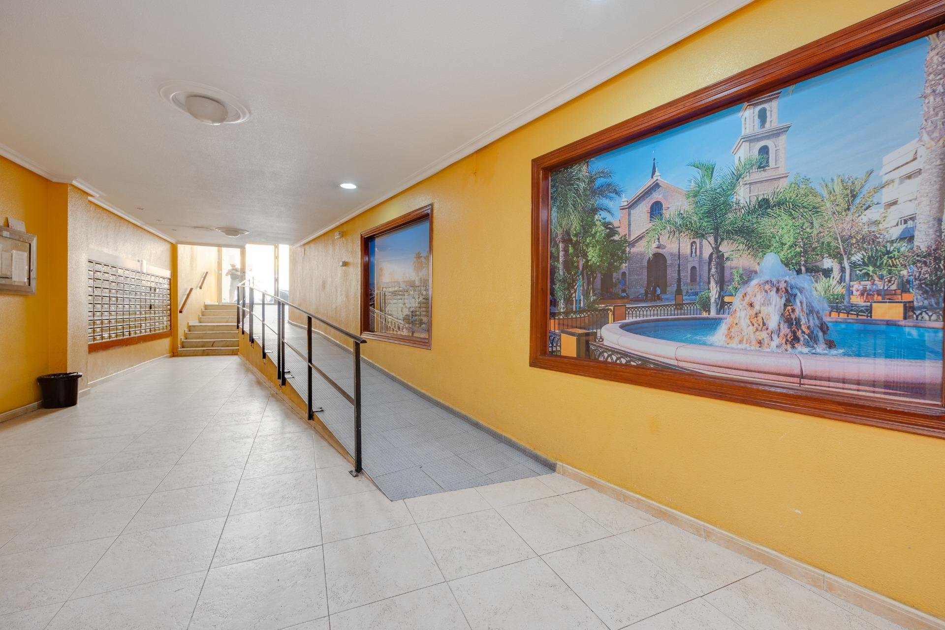 Herverkoop - Appartement -
Torrevieja - Centro