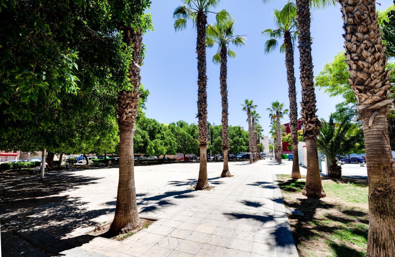 Herverkoop - Appartement -
Torrevieja - Centro
