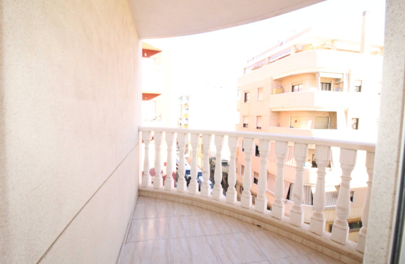 Herverkoop - Appartement -
Torrevieja - Centro