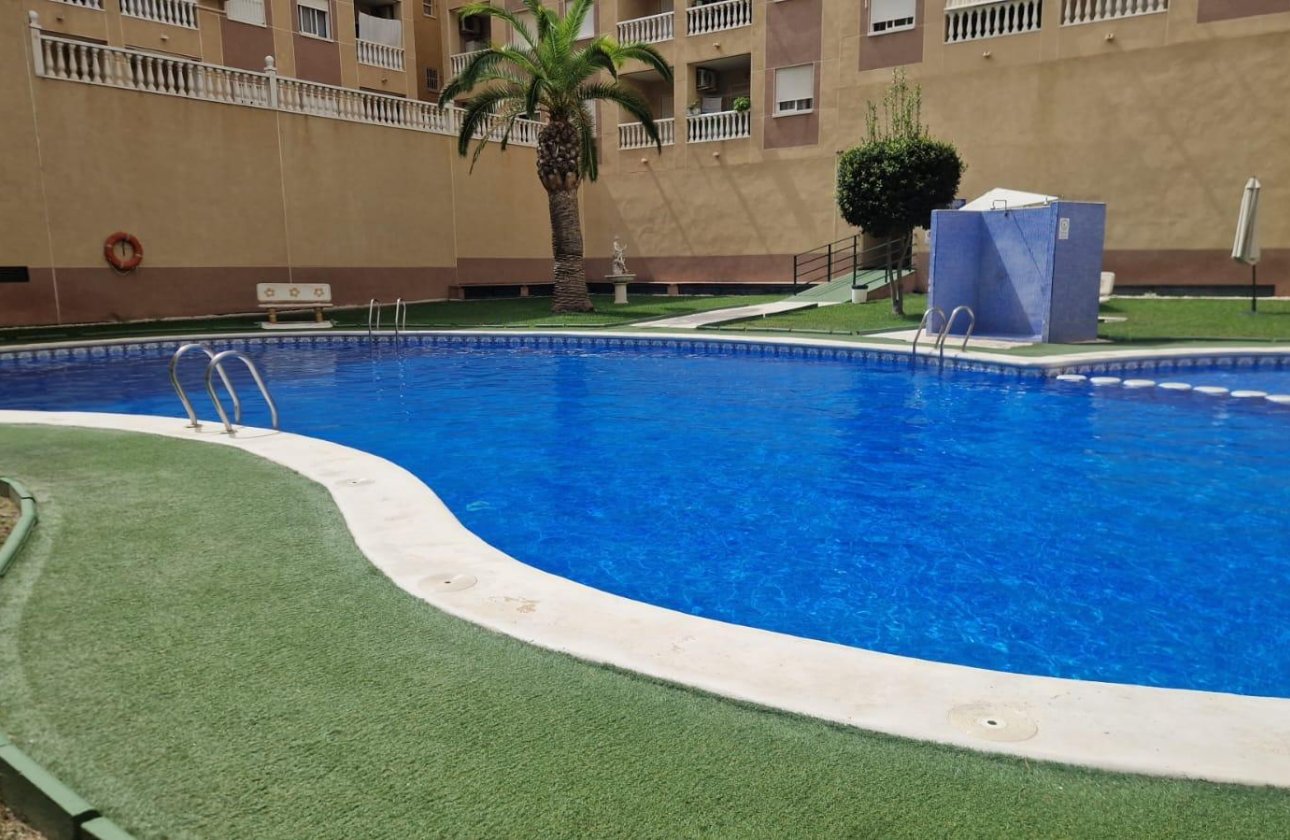 Herverkoop - Appartement -
Torrevieja - Centro