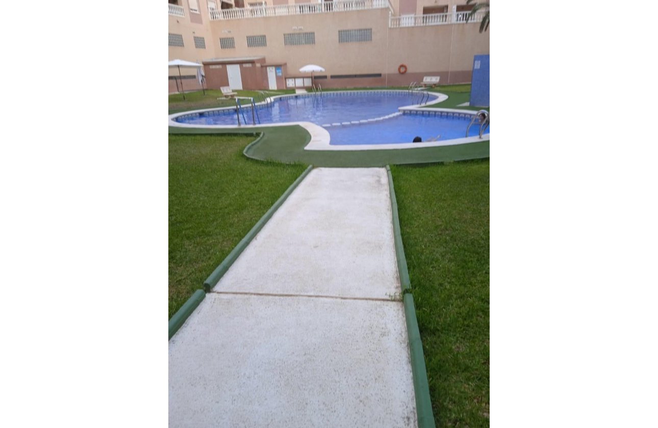 Herverkoop - Appartement -
Torrevieja - Centro