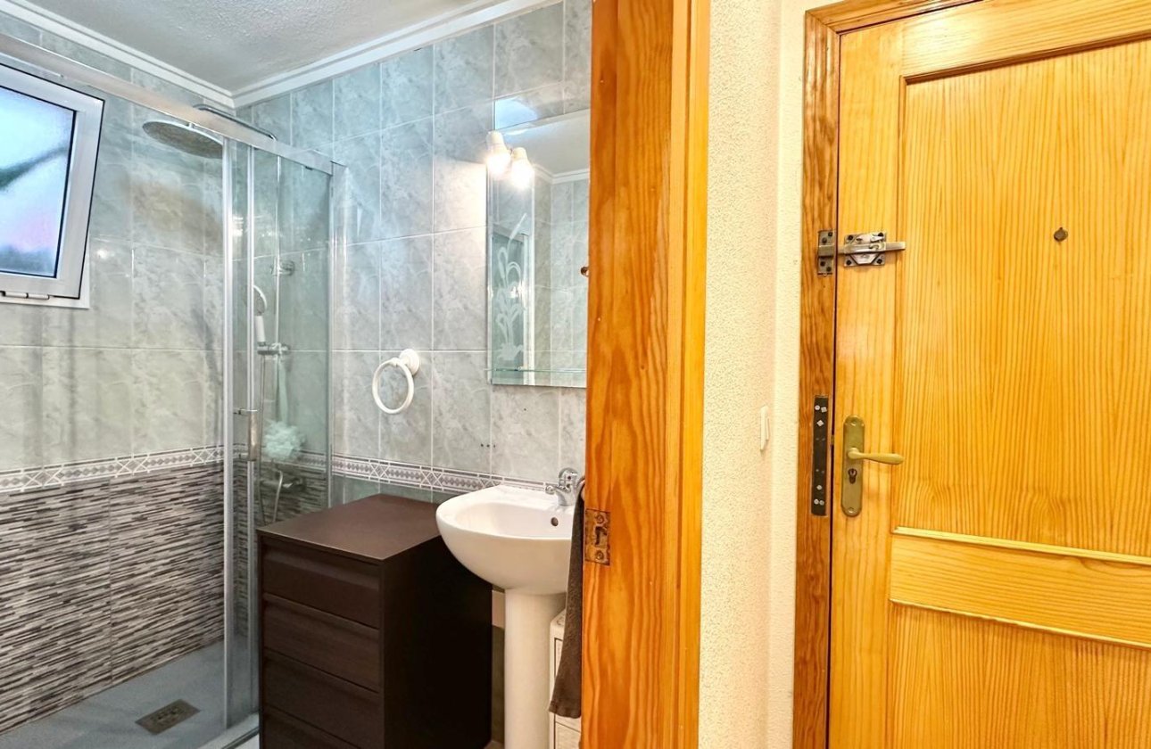 Herverkoop - Appartement -
Torrevieja - Centro