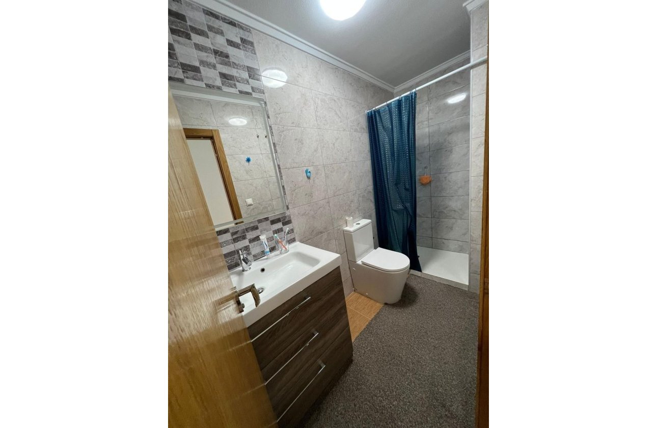 Herverkoop - Appartement -
Torrevieja - Centro