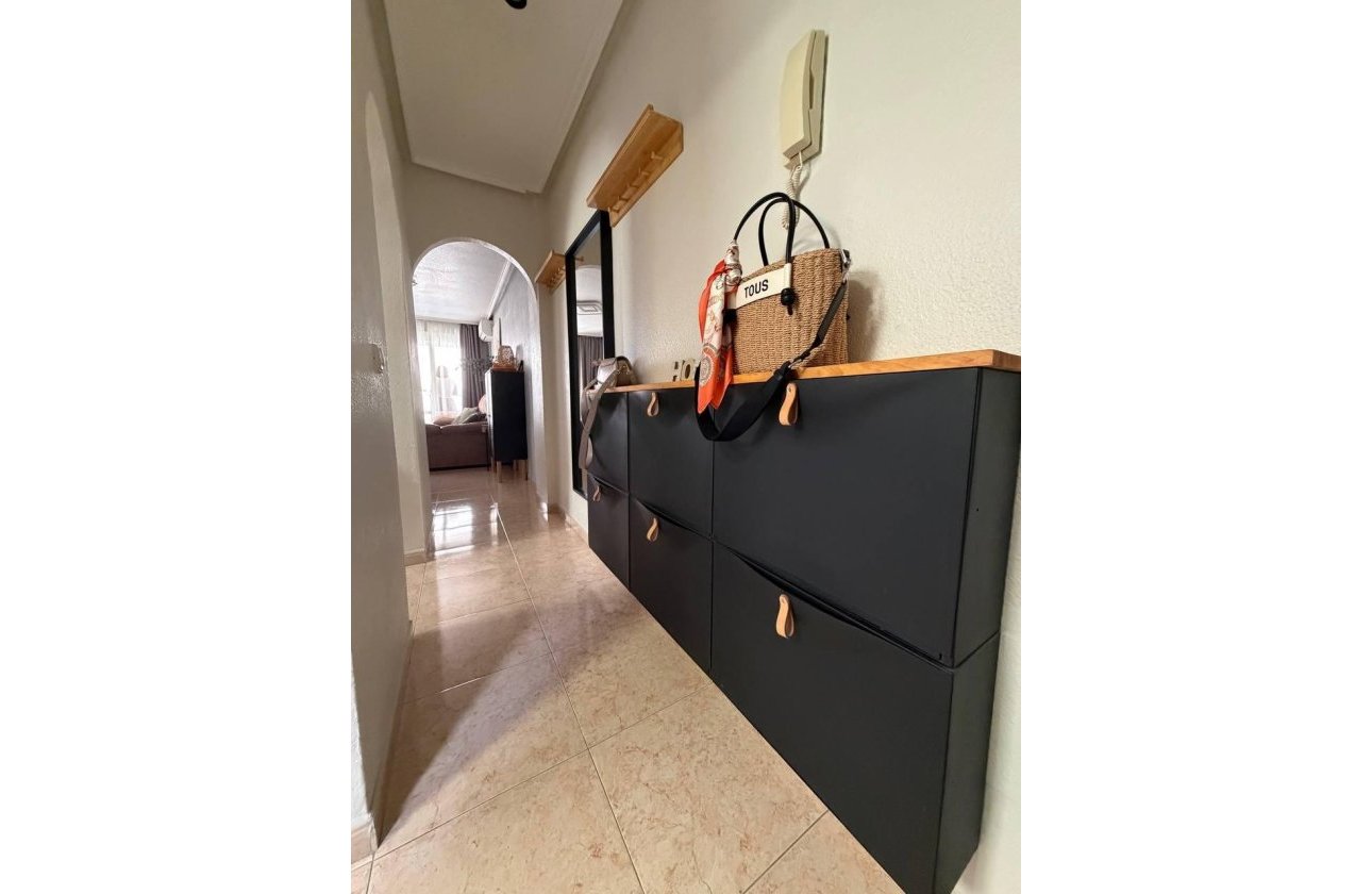 Herverkoop - Appartement -
Torrevieja - Centro