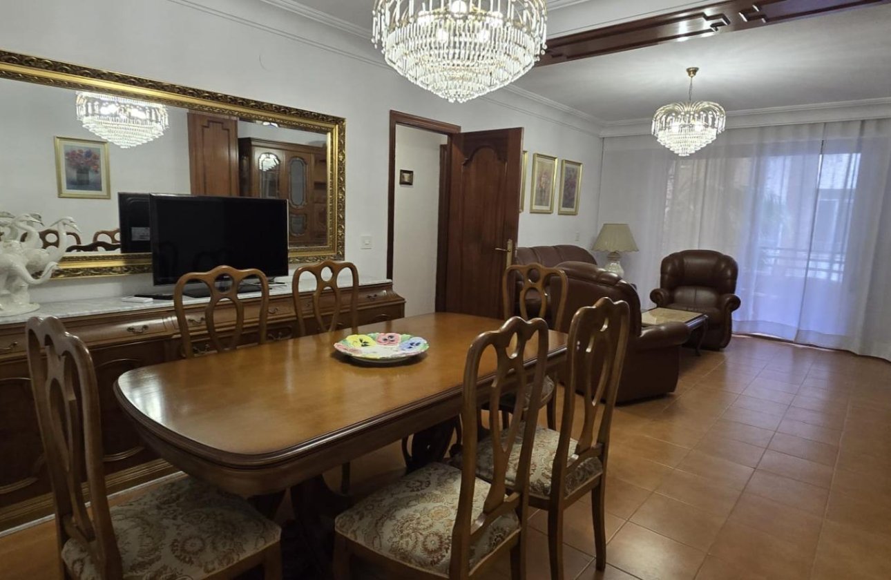 Herverkoop - Appartement -
Torrevieja - Centro