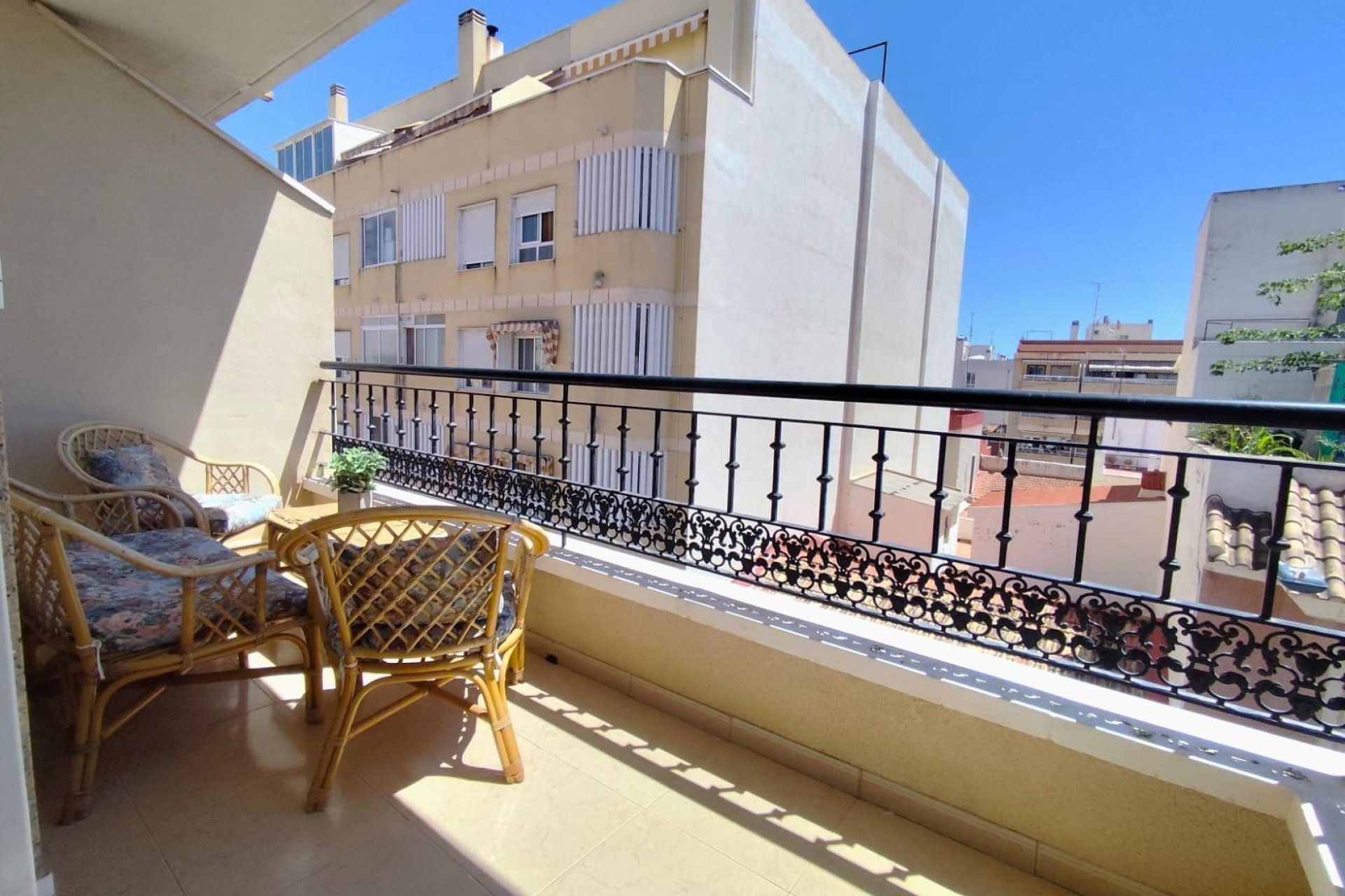 Herverkoop - Appartement -
Torrevieja - Centro