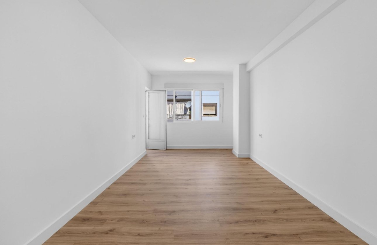 Herverkoop - Appartement -
Torrevieja - Centro