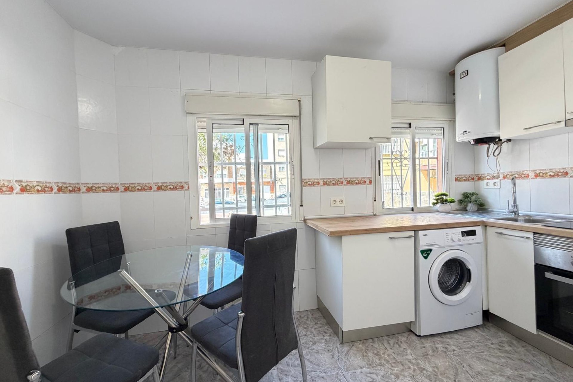 Herverkoop - Appartement -
Torrevieja - Centro