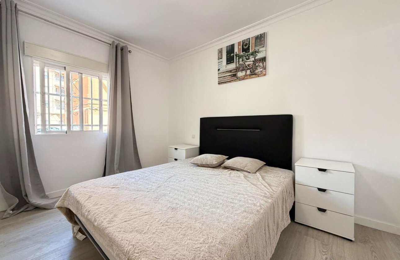 Herverkoop - Appartement -
Torrevieja - Centro