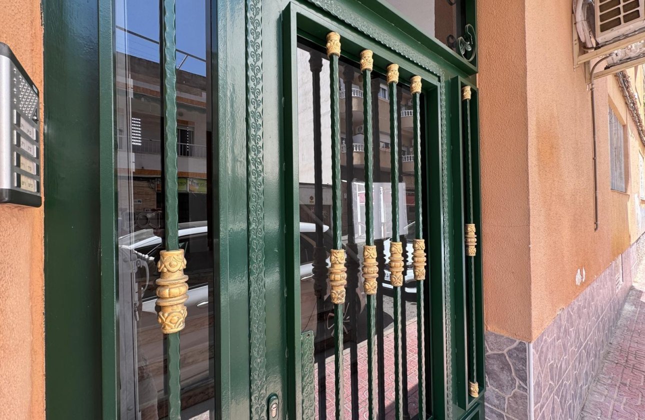 Herverkoop - Appartement -
Torrevieja - Centro