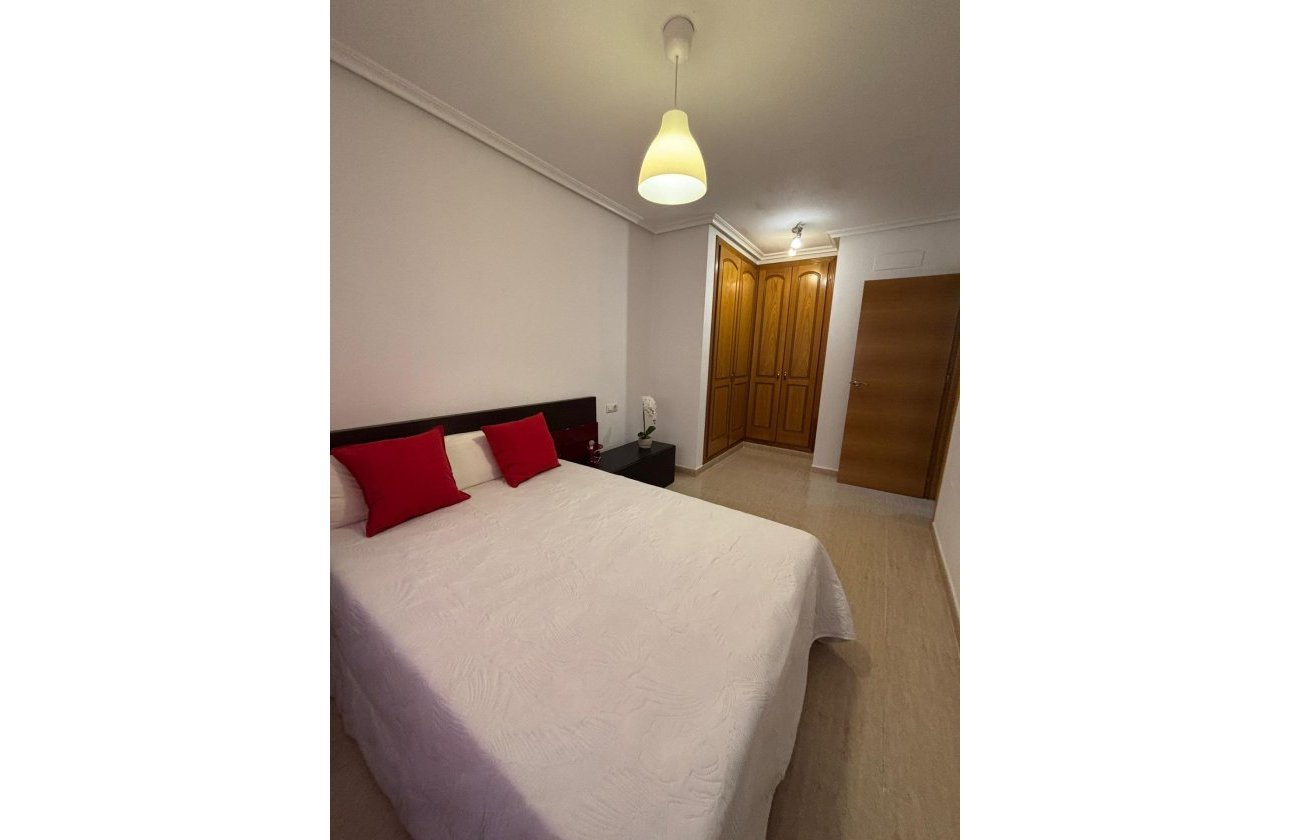Herverkoop - Appartement -
Torrevieja - Centro