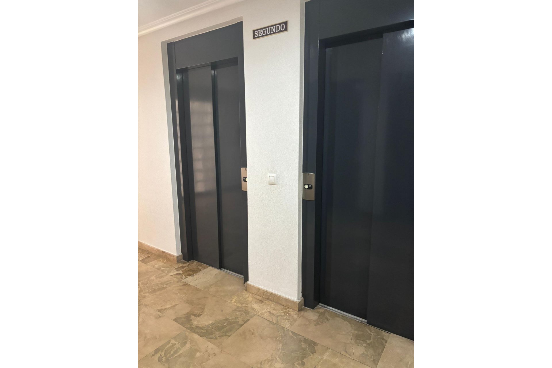 Herverkoop - Appartement -
Torrevieja - Centro