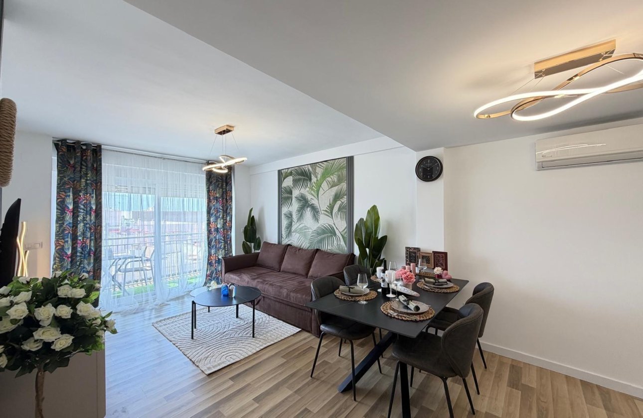 Herverkoop - Appartement -
Torrevieja - Centro