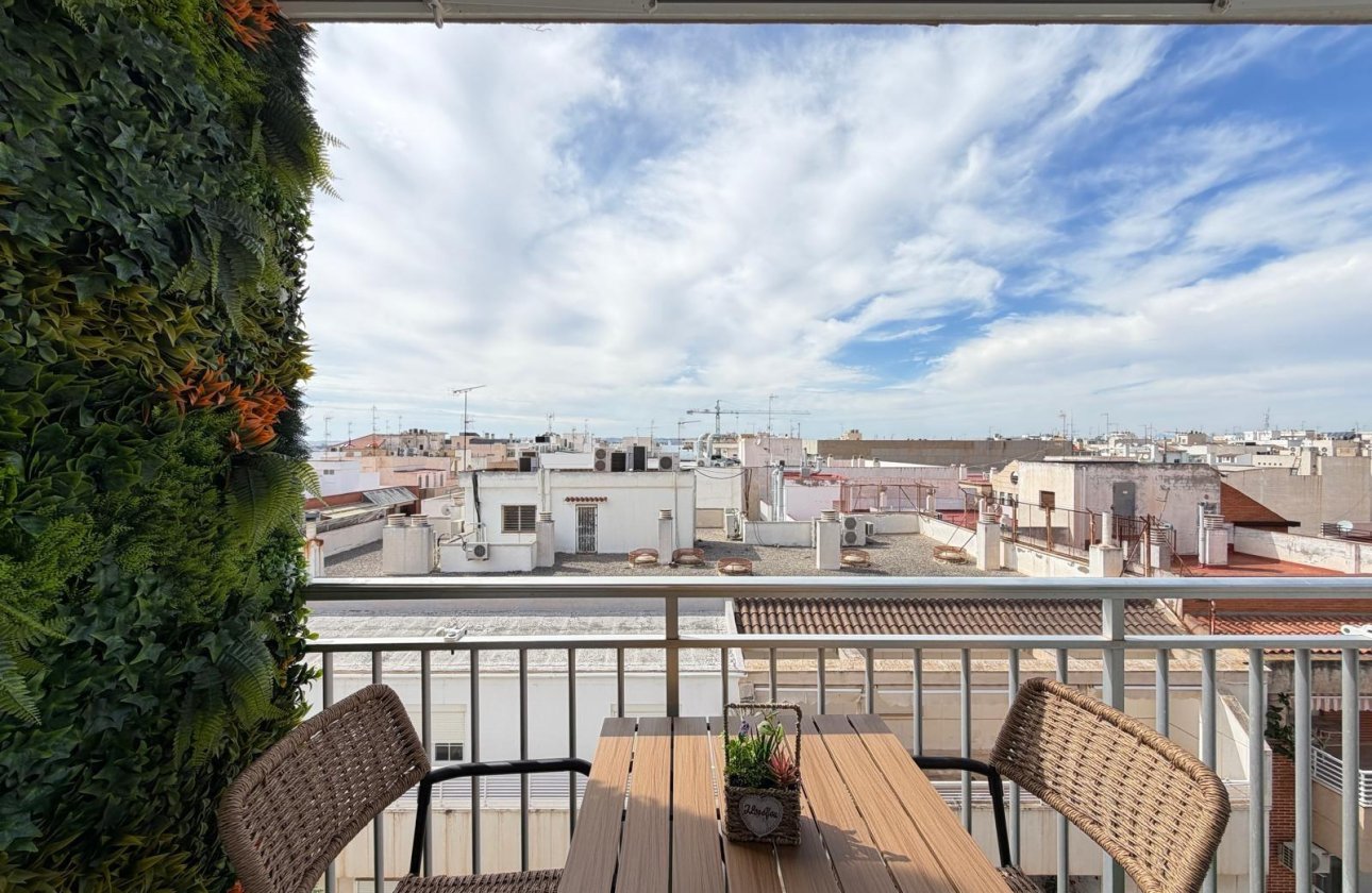 Herverkoop - Appartement -
Torrevieja - Centro