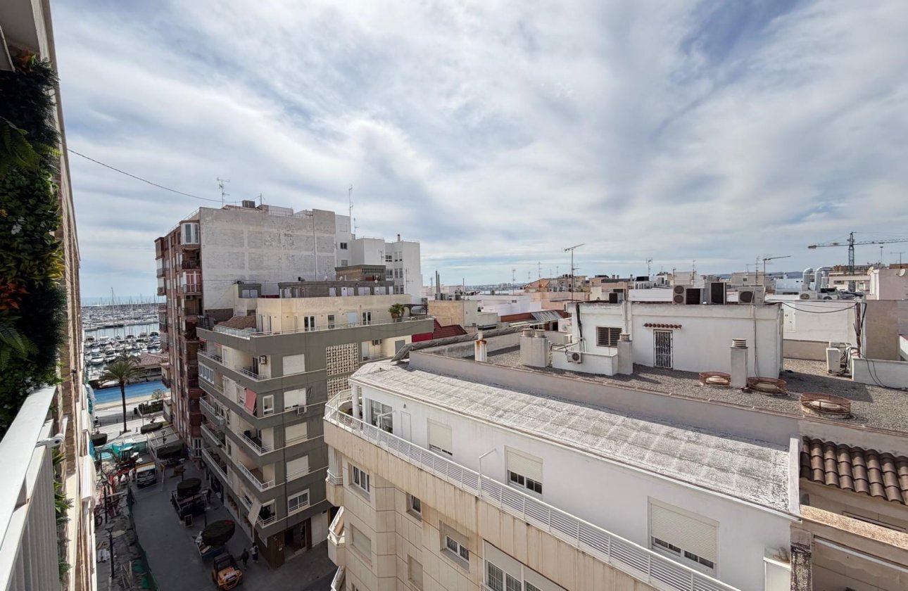 Herverkoop - Appartement -
Torrevieja - Centro