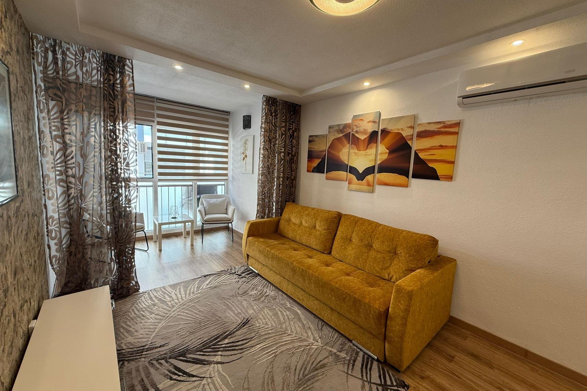 Herverkoop - Appartement -
Torrevieja - Centro
