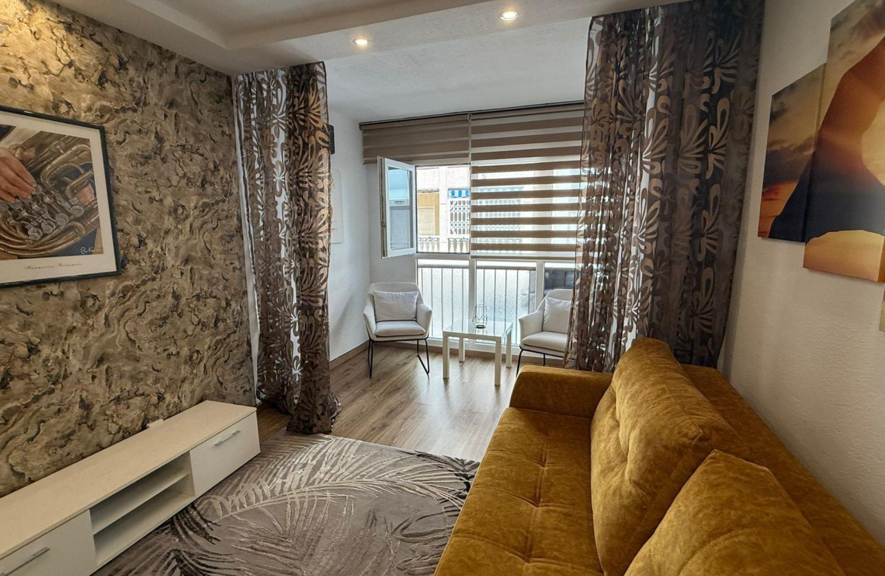 Herverkoop - Appartement -
Torrevieja - Centro
