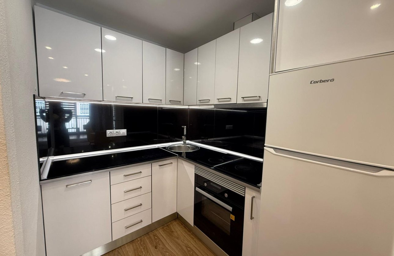Herverkoop - Appartement -
Torrevieja - Centro