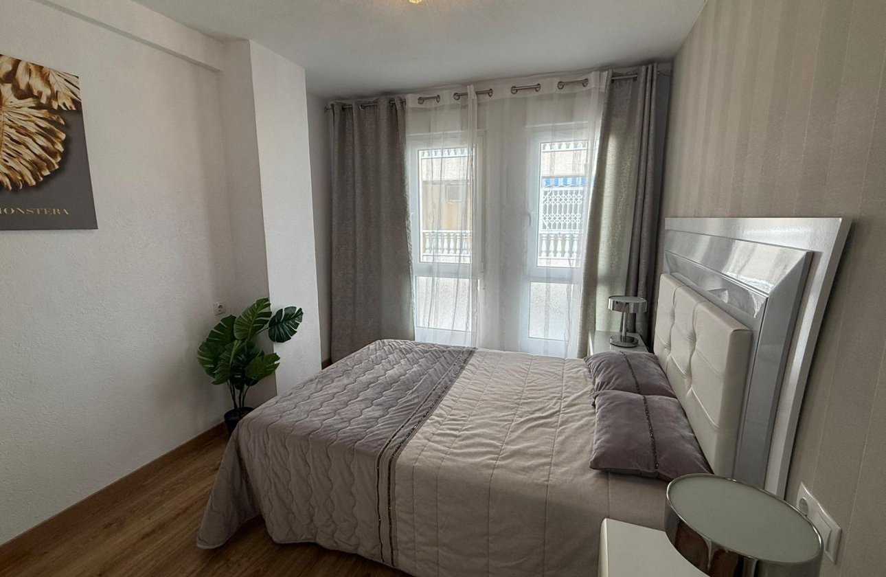 Herverkoop - Appartement -
Torrevieja - Centro