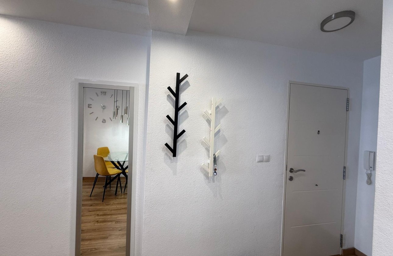 Herverkoop - Appartement -
Torrevieja - Centro