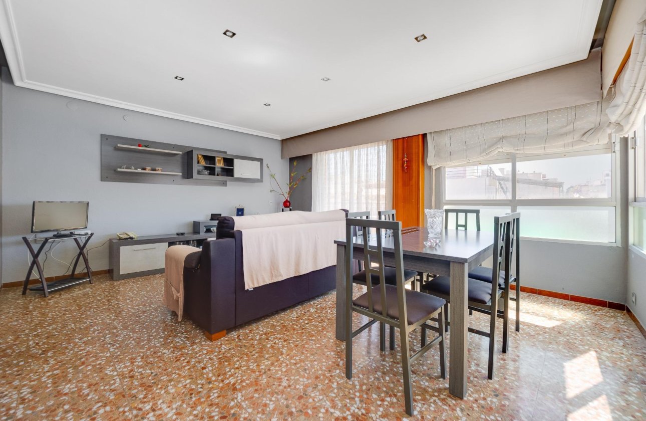 Herverkoop - Appartement -
Torrevieja - Centro