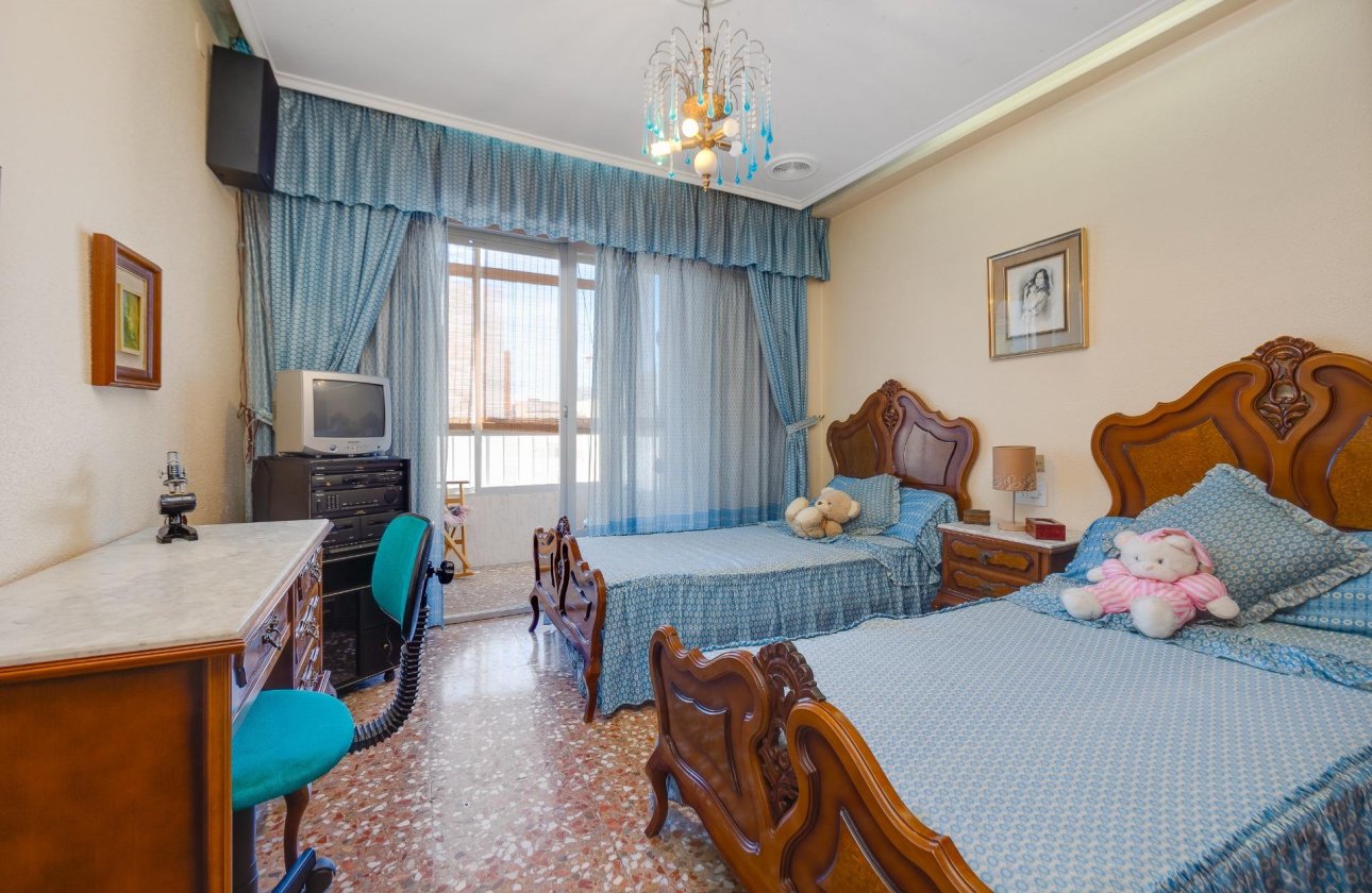 Herverkoop - Appartement -
Torrevieja - Centro