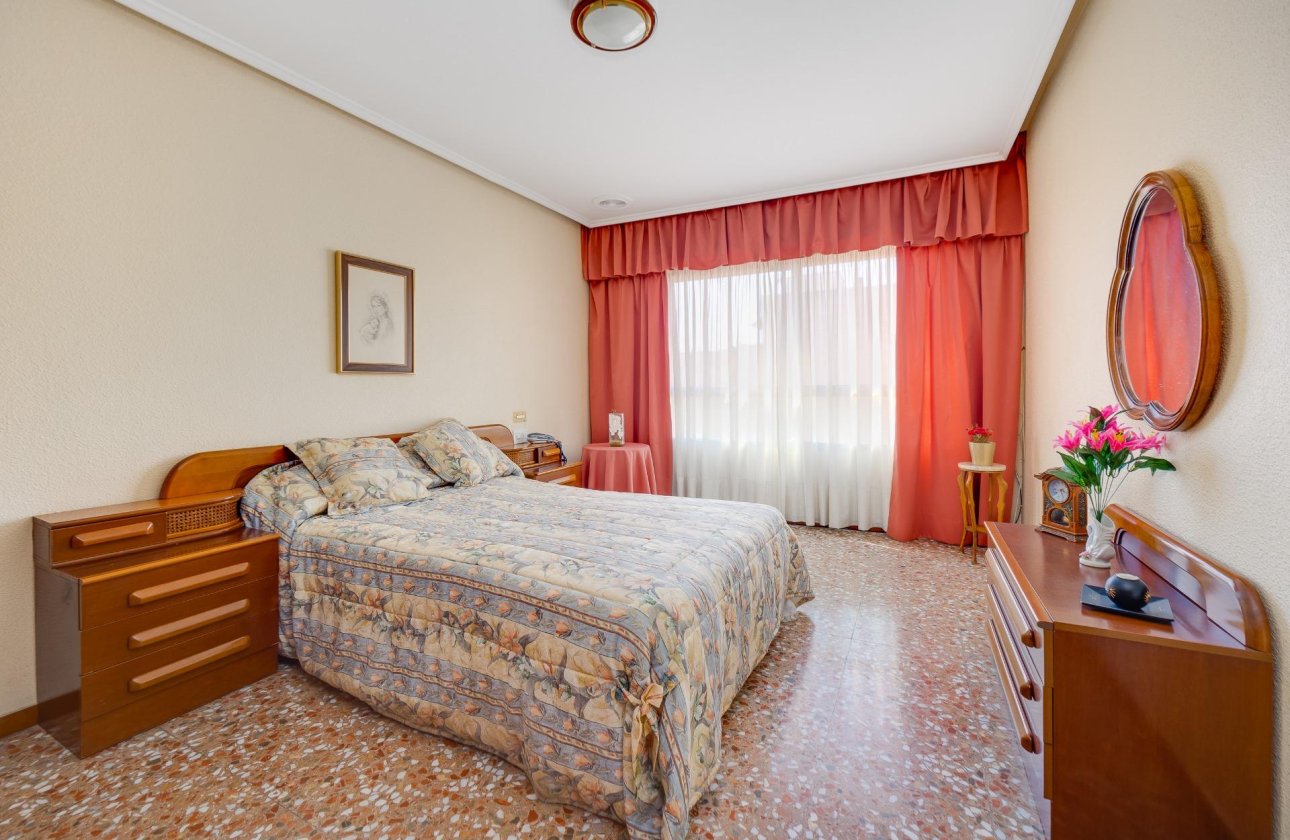 Herverkoop - Appartement -
Torrevieja - Centro