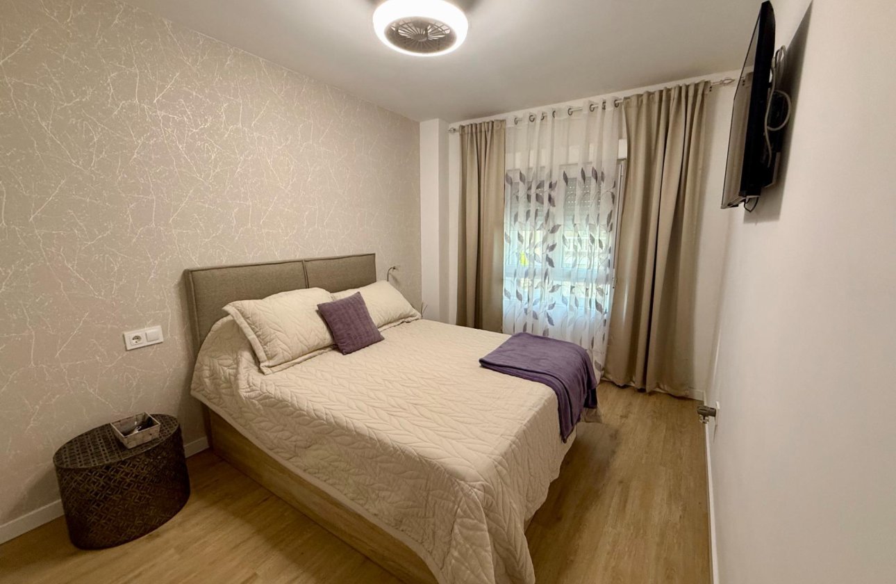 Herverkoop - Appartement -
Torrevieja - Centro