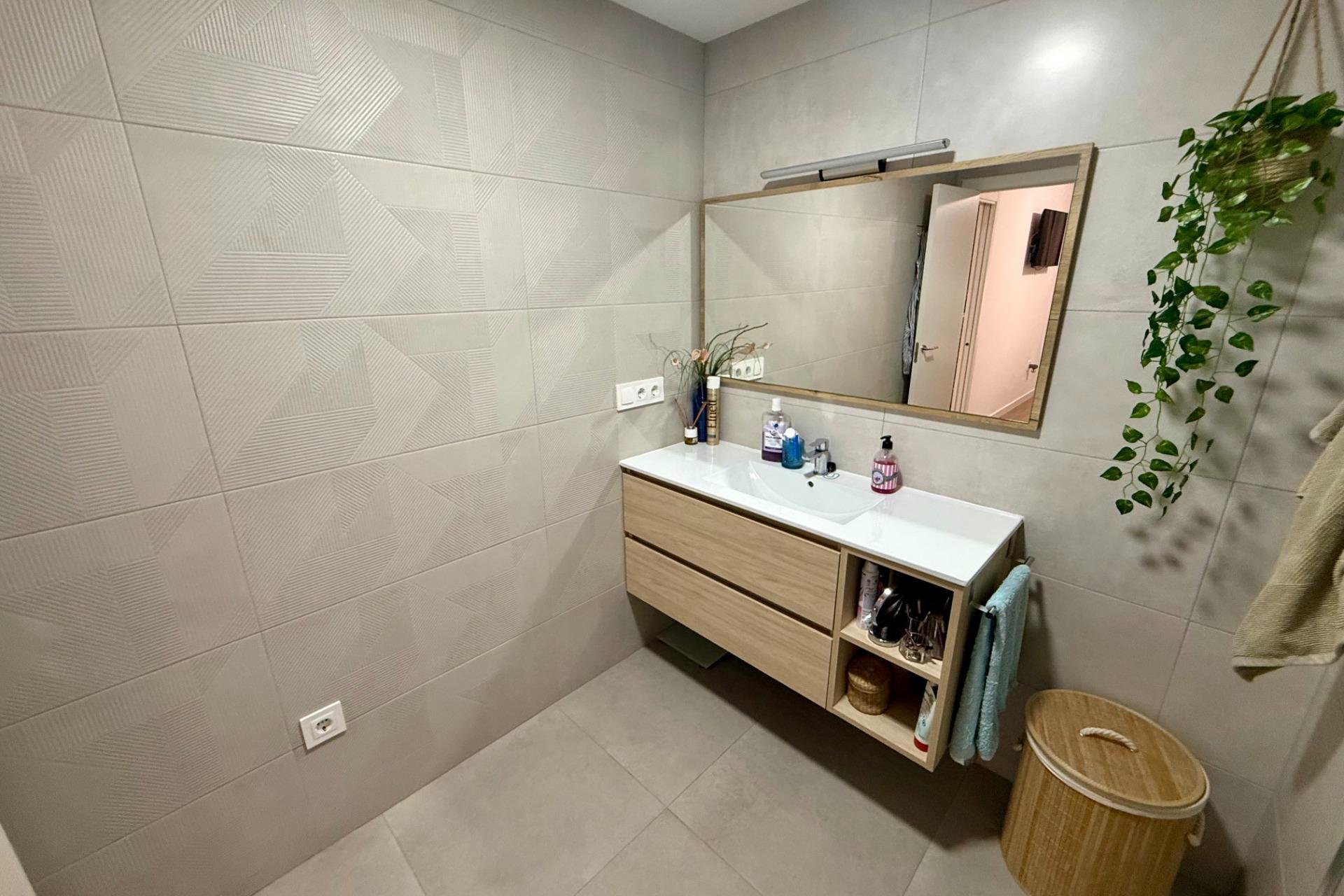 Herverkoop - Appartement -
Torrevieja - Centro