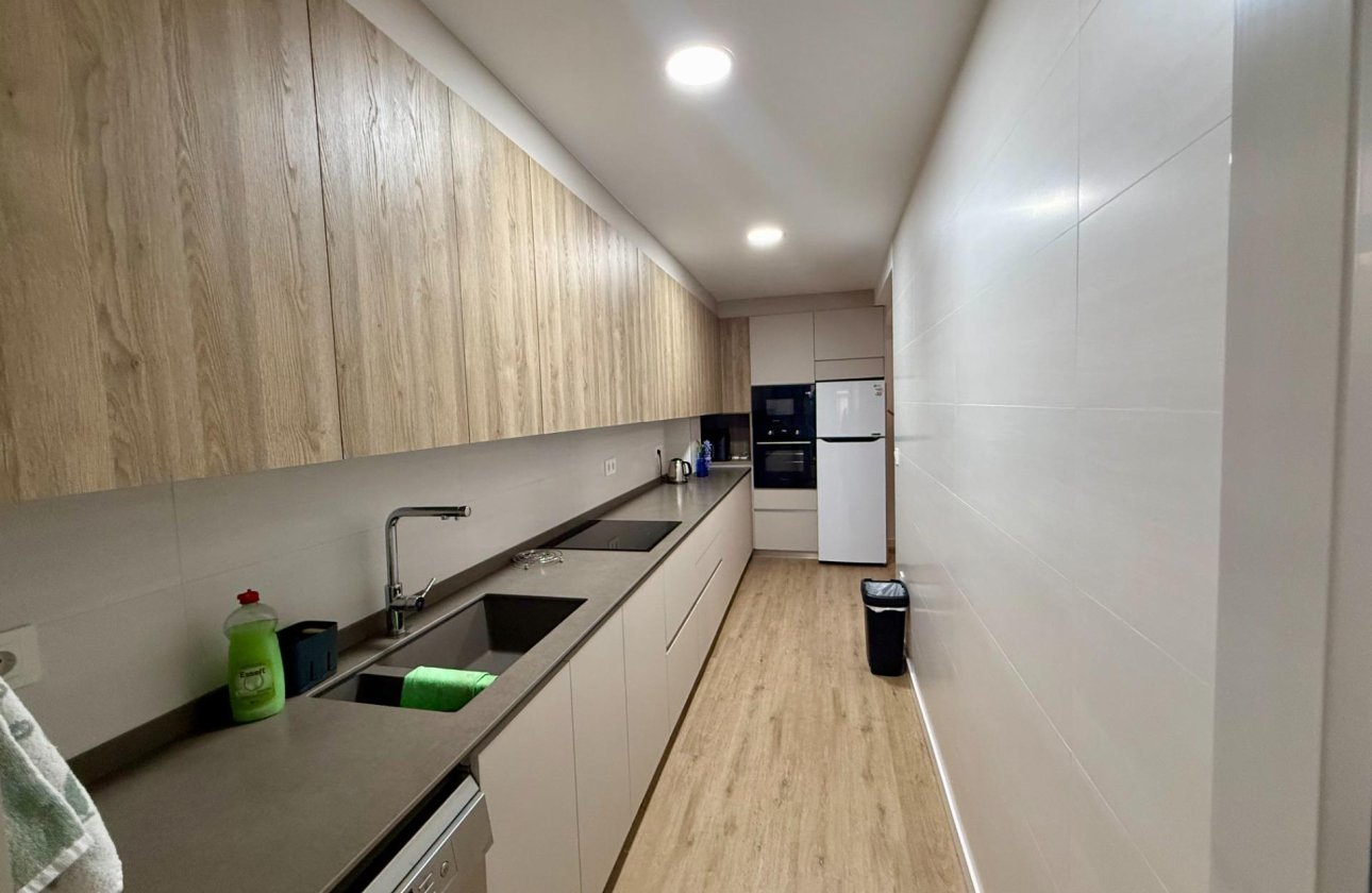 Herverkoop - Appartement -
Torrevieja - Centro