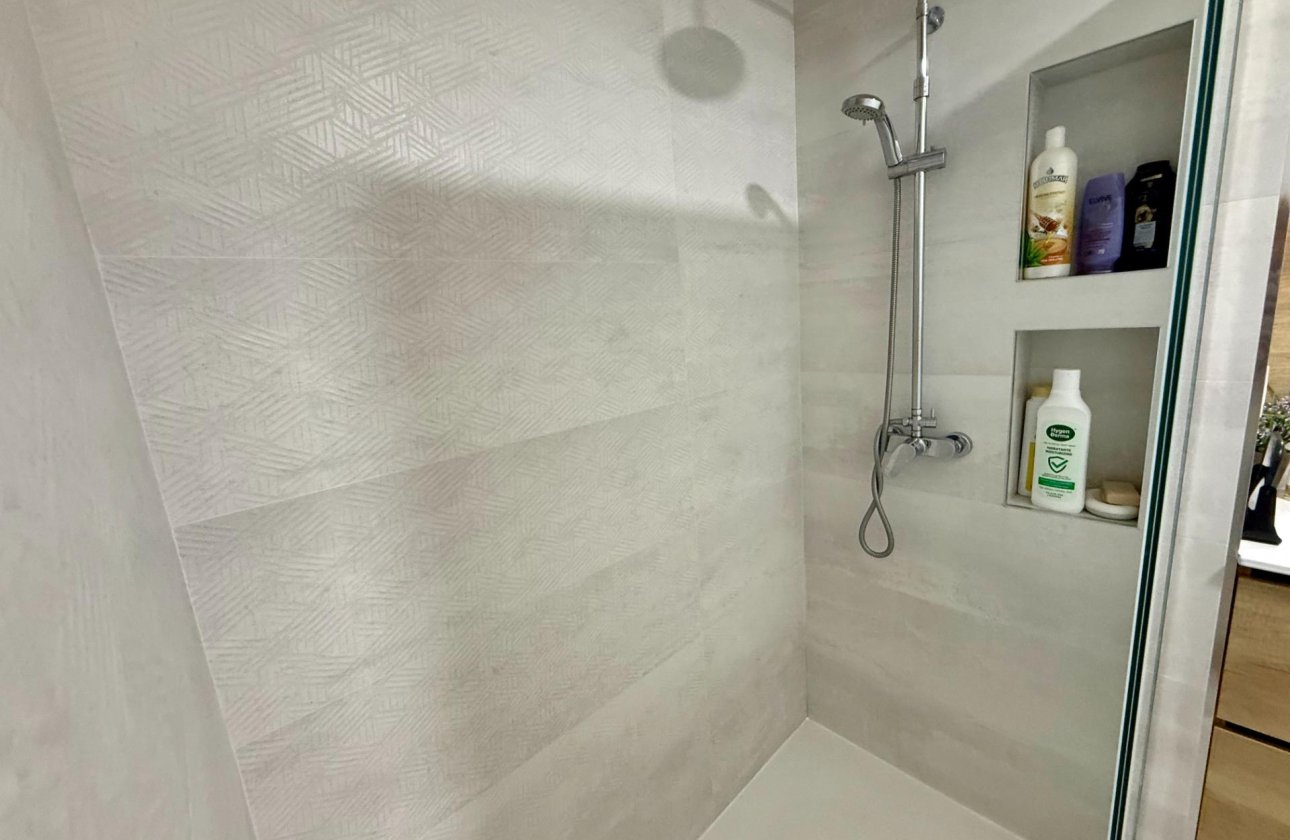 Herverkoop - Appartement -
Torrevieja - Centro