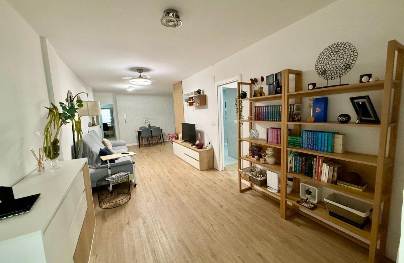 Herverkoop - Appartement -
Torrevieja - Centro