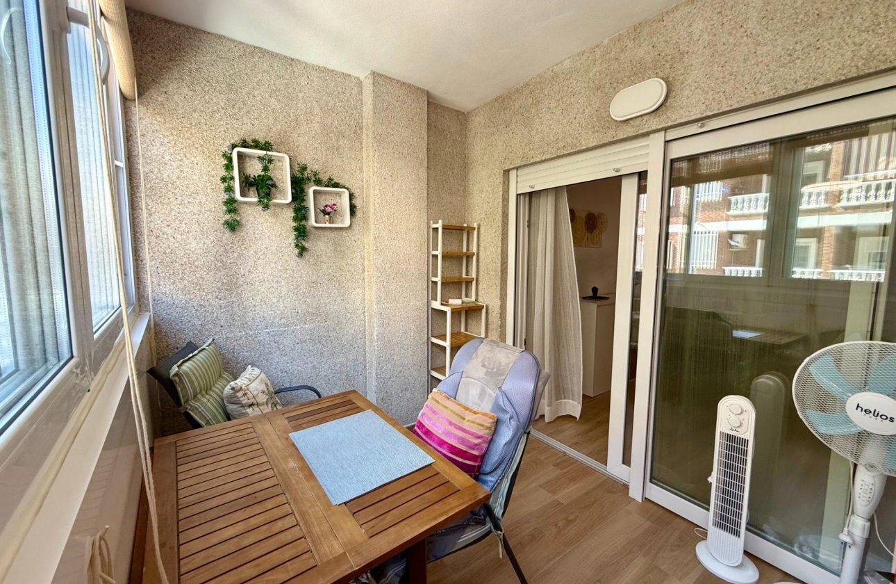 Herverkoop - Appartement -
Torrevieja - Centro