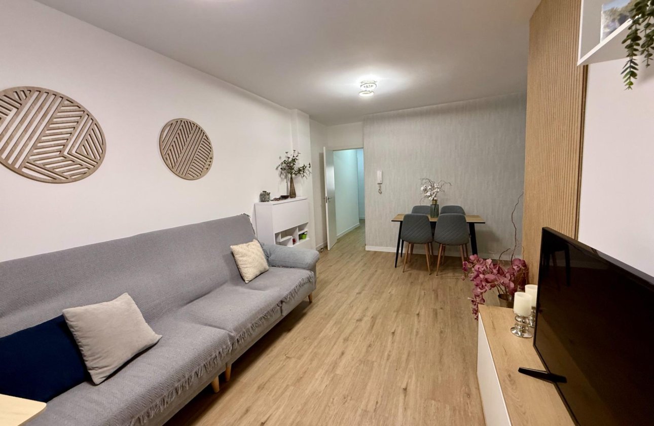 Herverkoop - Appartement -
Torrevieja - Centro