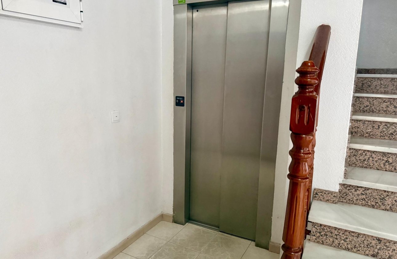 Herverkoop - Appartement -
Torrevieja - Centro