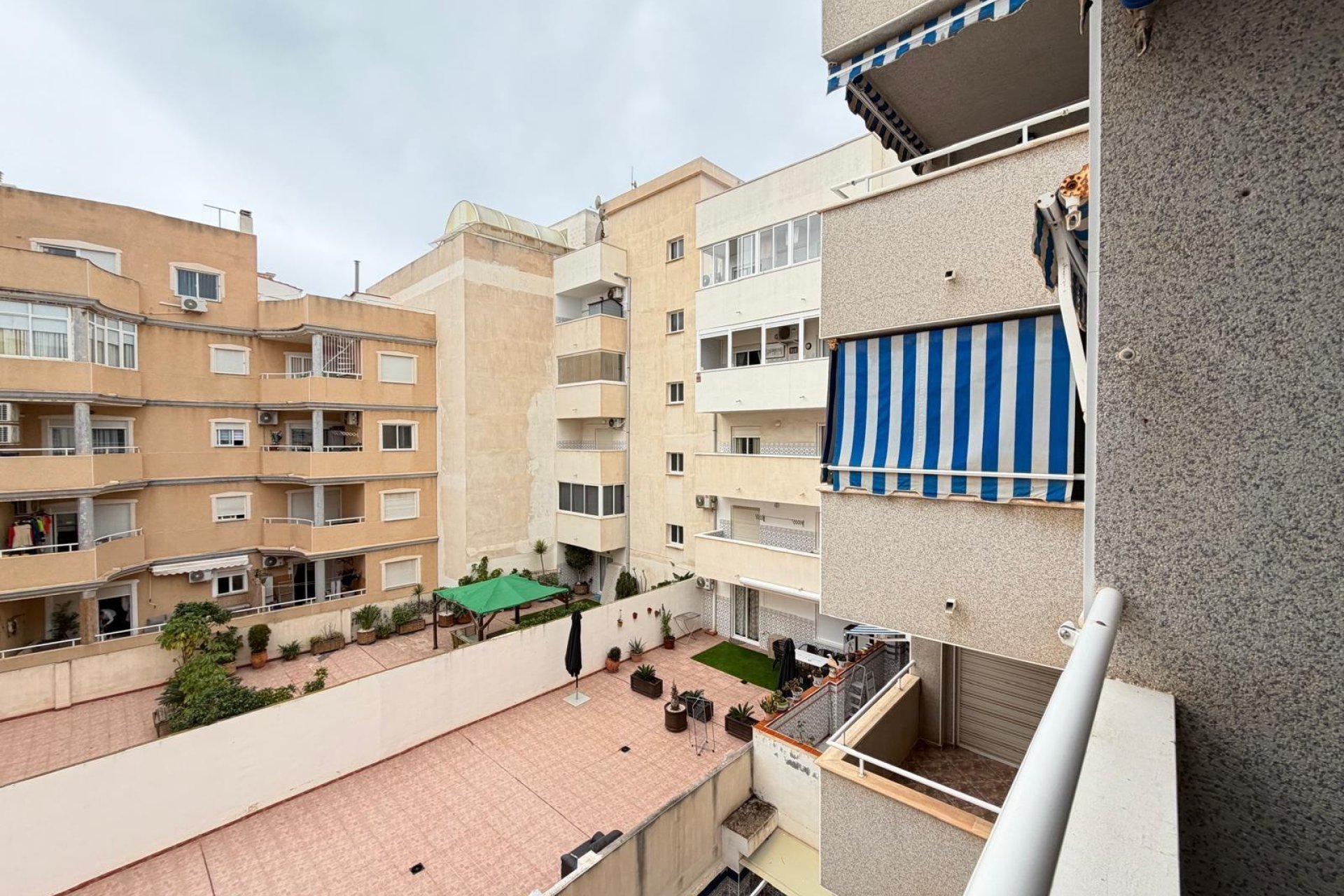 Herverkoop - Appartement -
Torrevieja - Centro