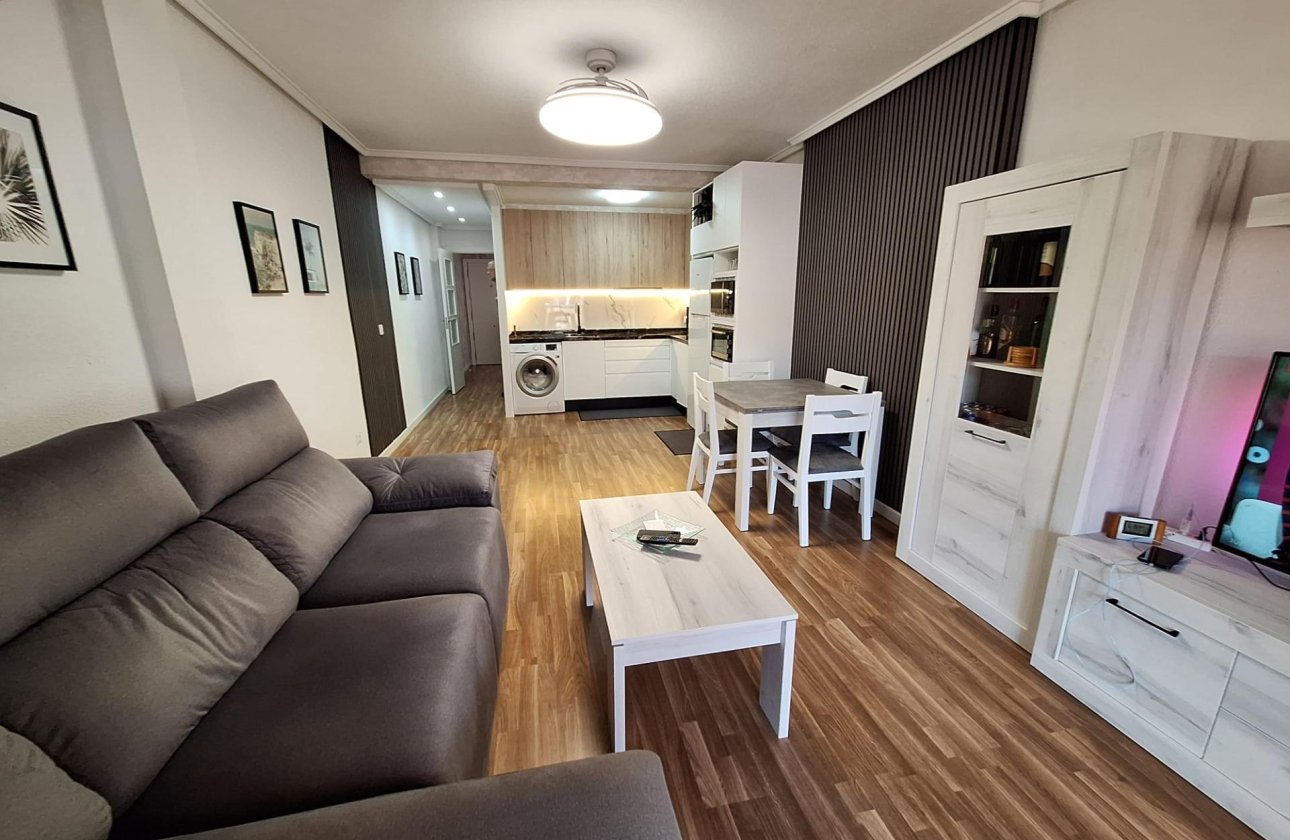 Herverkoop - Appartement -
Torrevieja - Centro