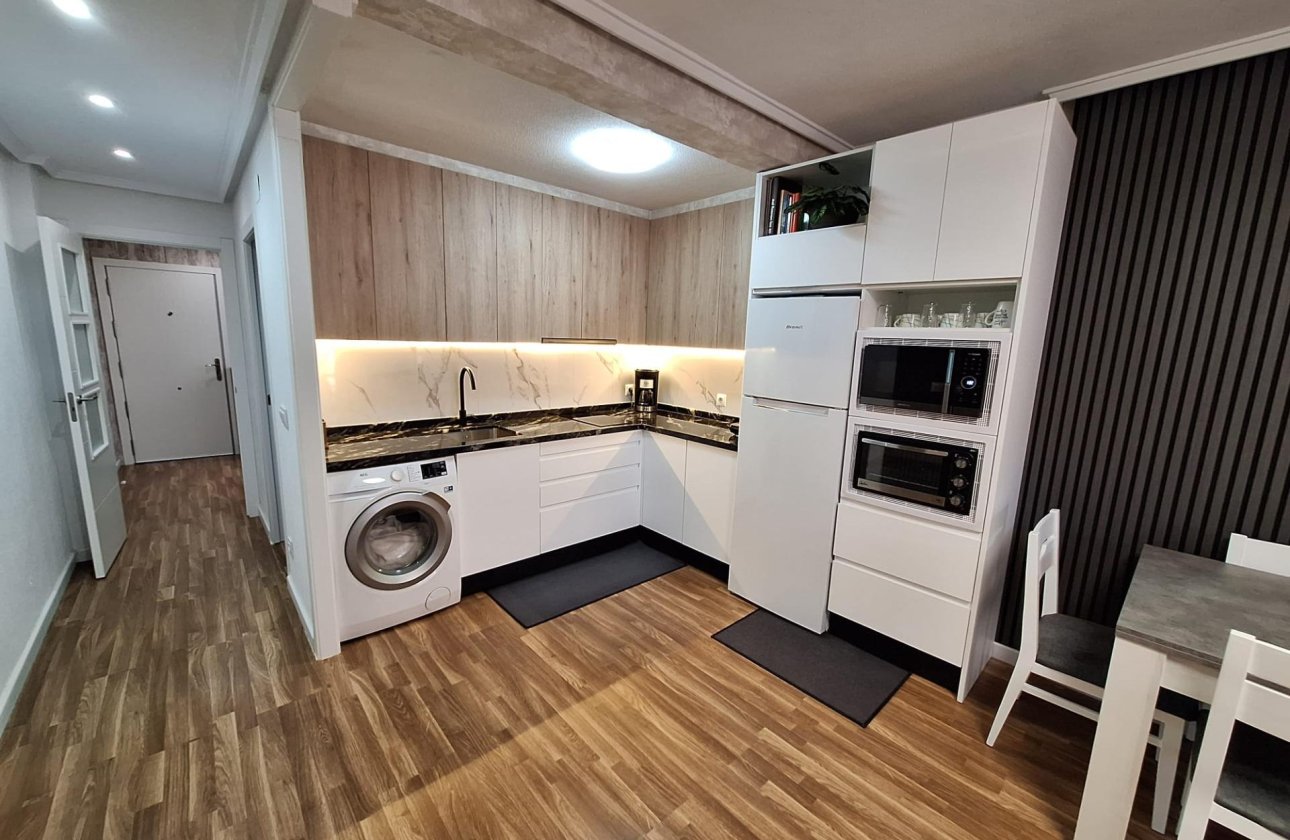 Herverkoop - Appartement -
Torrevieja - Centro