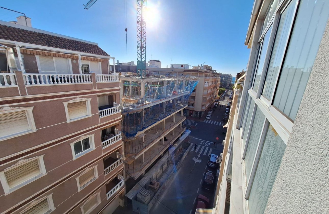 Herverkoop - Appartement -
Torrevieja - Centro