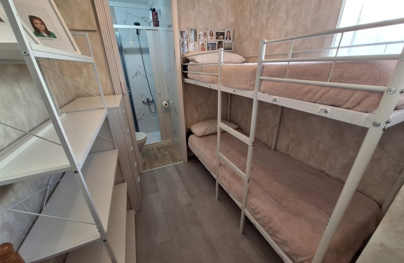 Herverkoop - Appartement -
Torrevieja - Centro