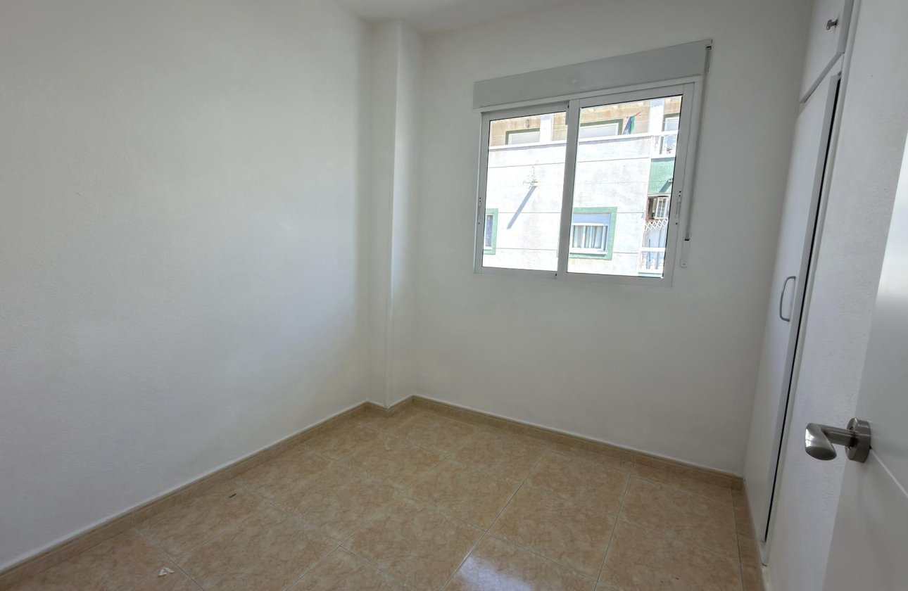 Herverkoop - Appartement -
Torrevieja - Centro