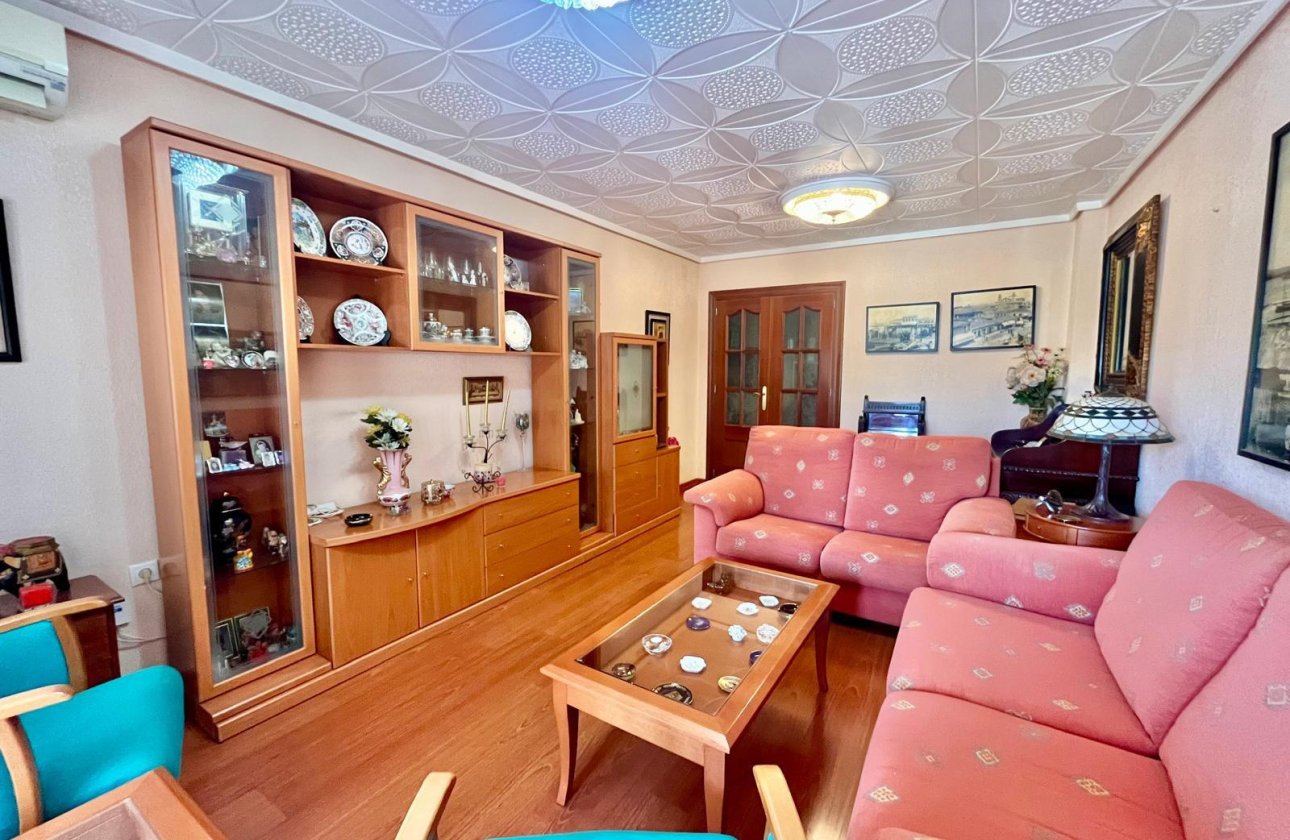 Herverkoop - Appartement -
Torrevieja - Centro