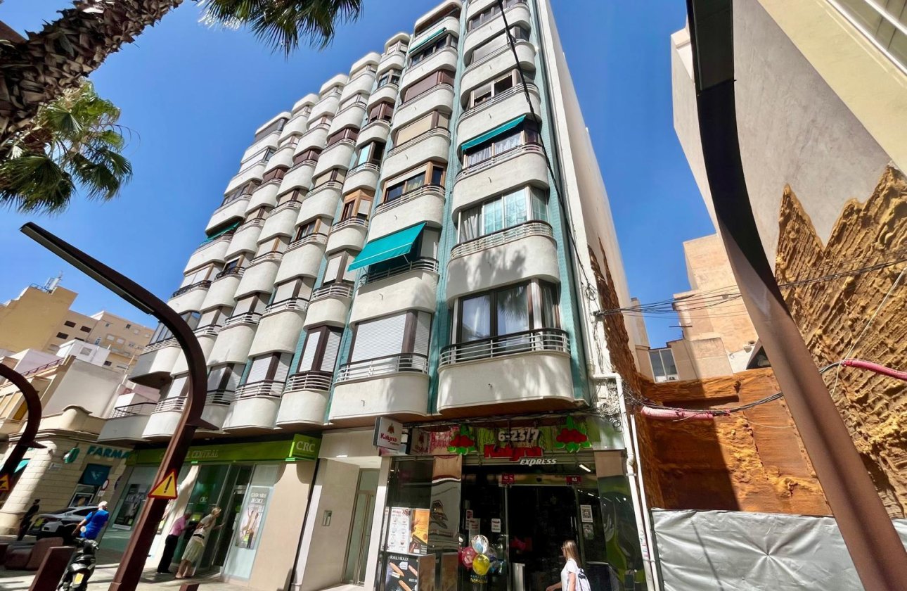 Herverkoop - Appartement -
Torrevieja - Centro