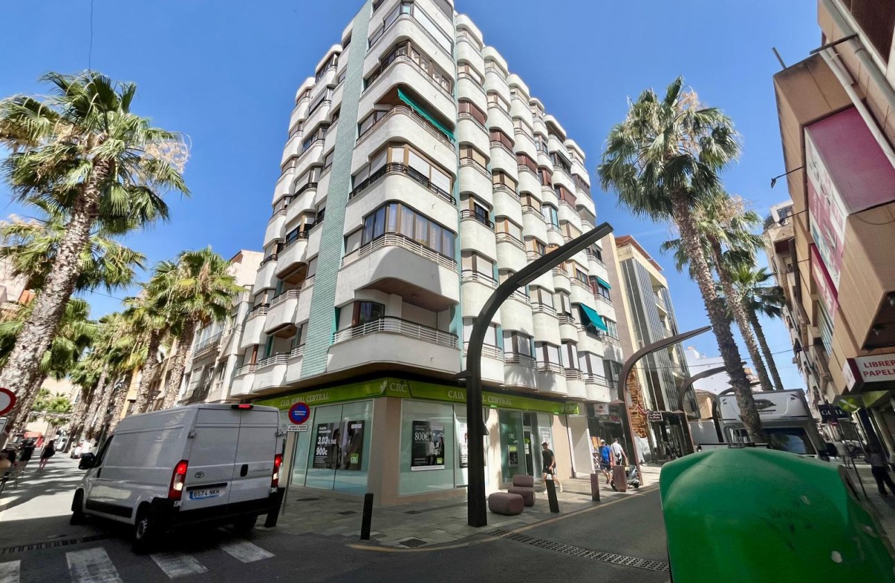 Herverkoop - Appartement -
Torrevieja - Centro
